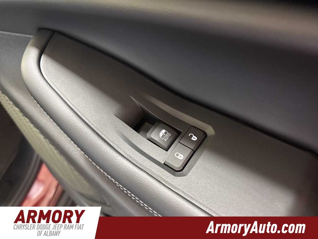 Thumbnail: 2025 Jeep Grand Cherokee - 39