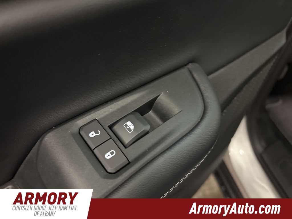 Thumbnail: 2025 Jeep Grand Cherokee - 24