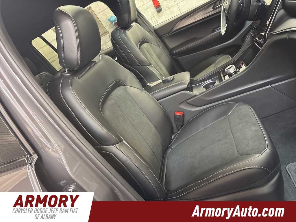 Thumbnail: 2025 Jeep Grand Cherokee L - 38