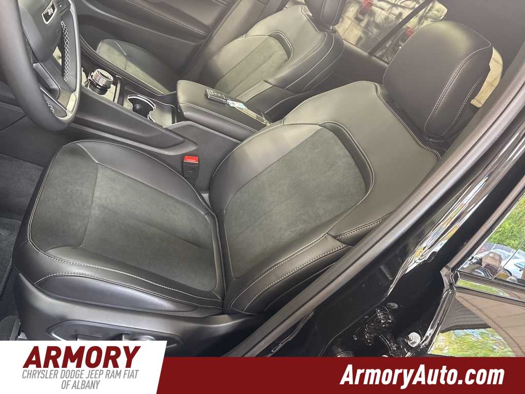 Thumbnail: 2025 Jeep Grand Cherokee - 10