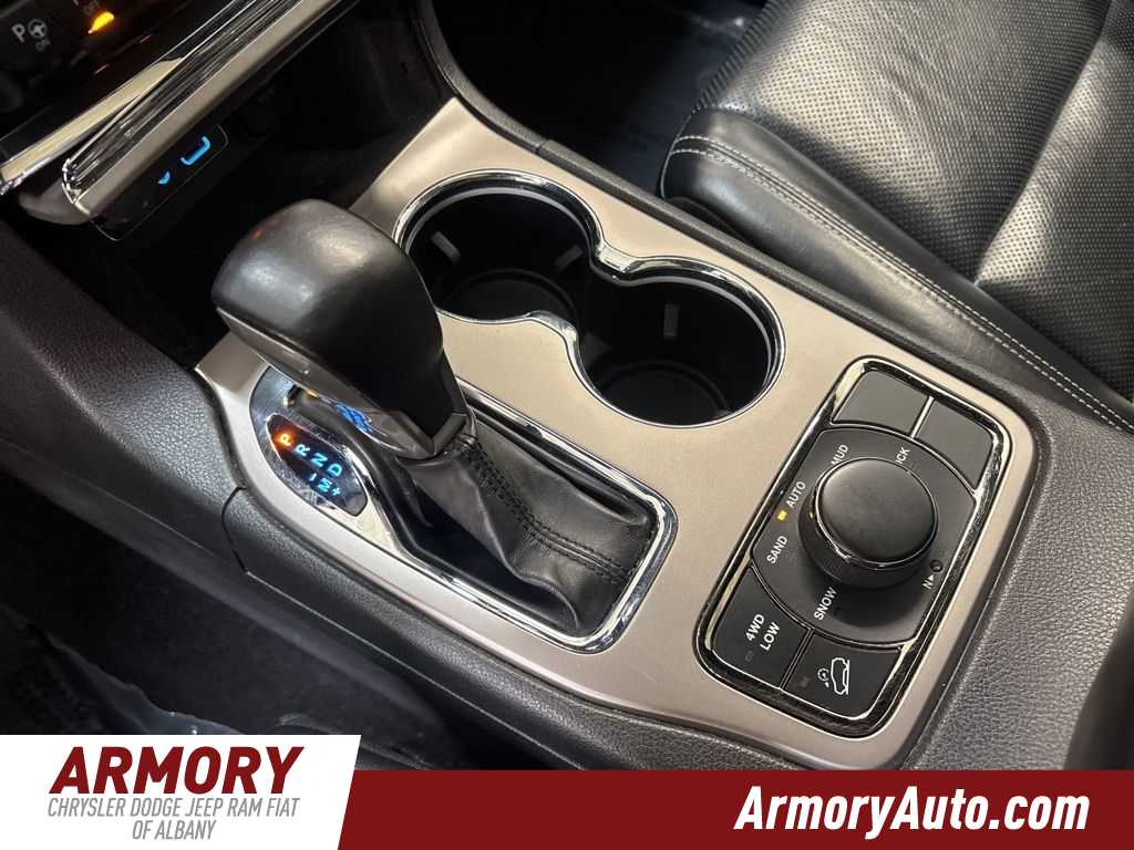 Thumbnail: 2021 Jeep Grand Cherokee - 24