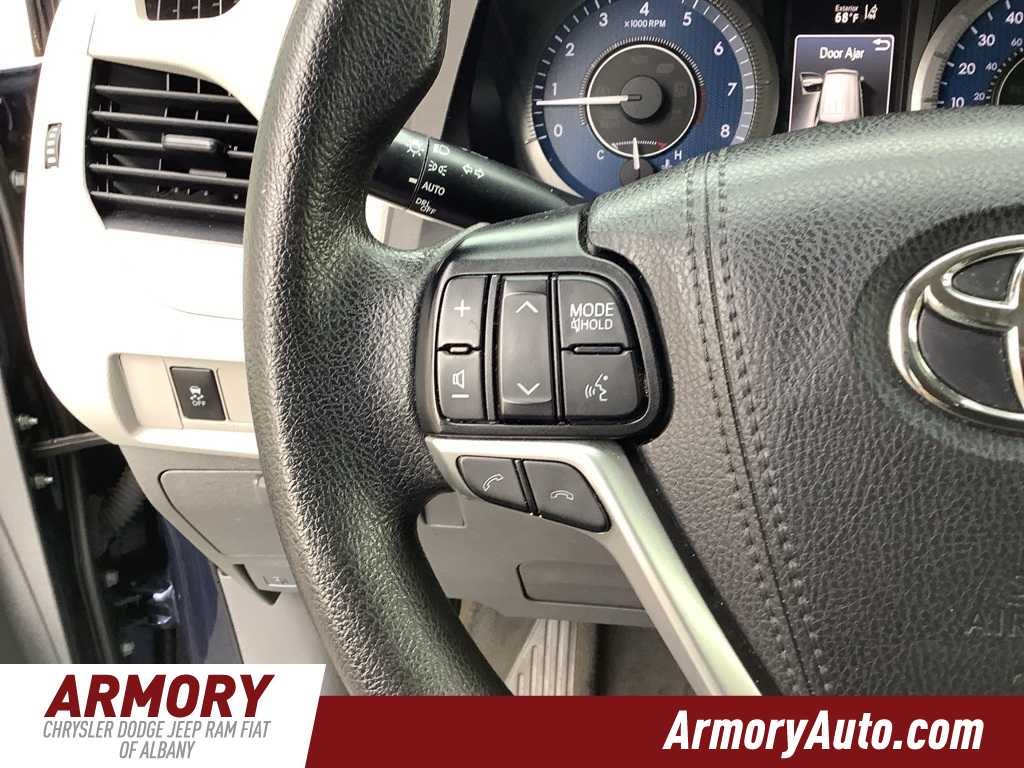 Thumbnail: 2020 Toyota Sienna - 13