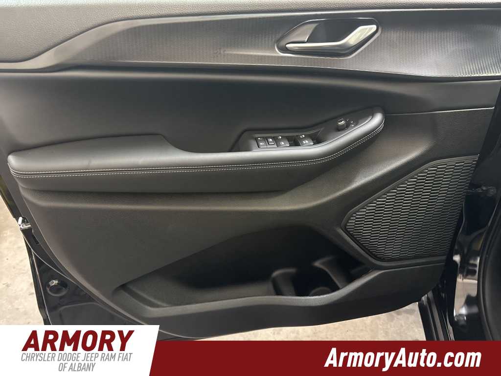 Thumbnail: 2025 Jeep Grand Cherokee - 7