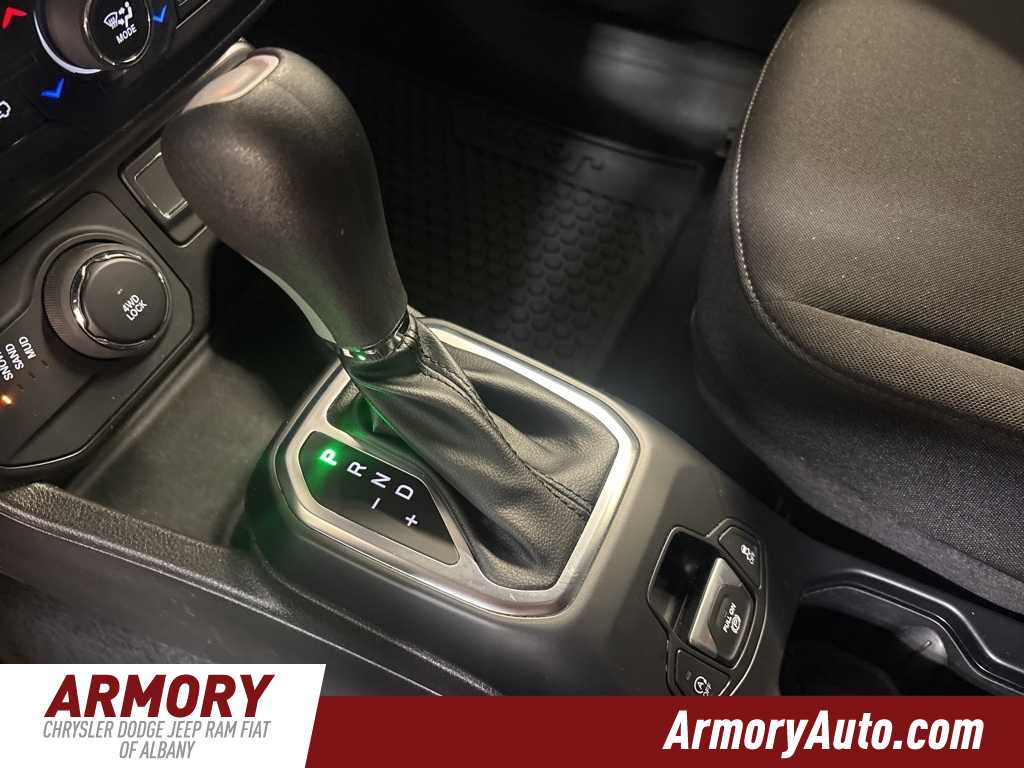 Thumbnail: 2023 Jeep Renegade - 21