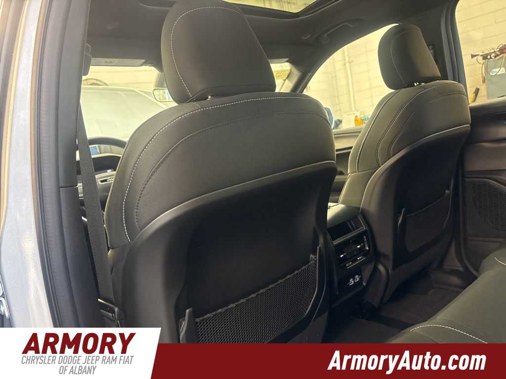 Thumbnail: 2026 Jeep Grand Cherokee - 27