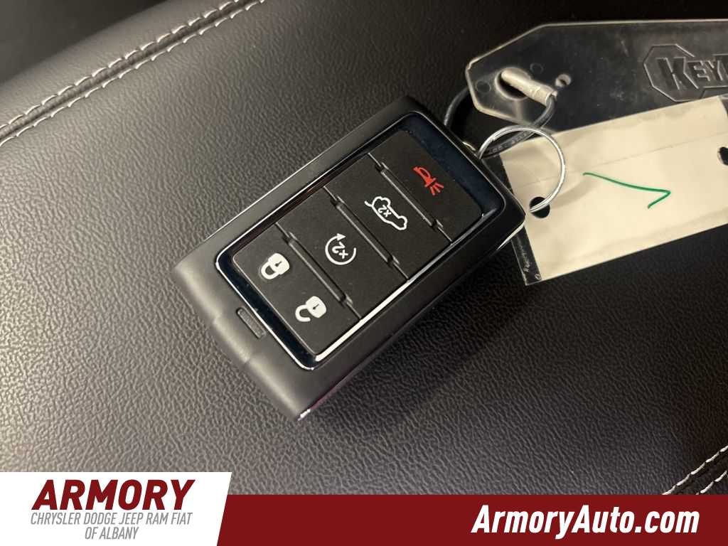 Thumbnail: 2026 Jeep Grand Cherokee - 16