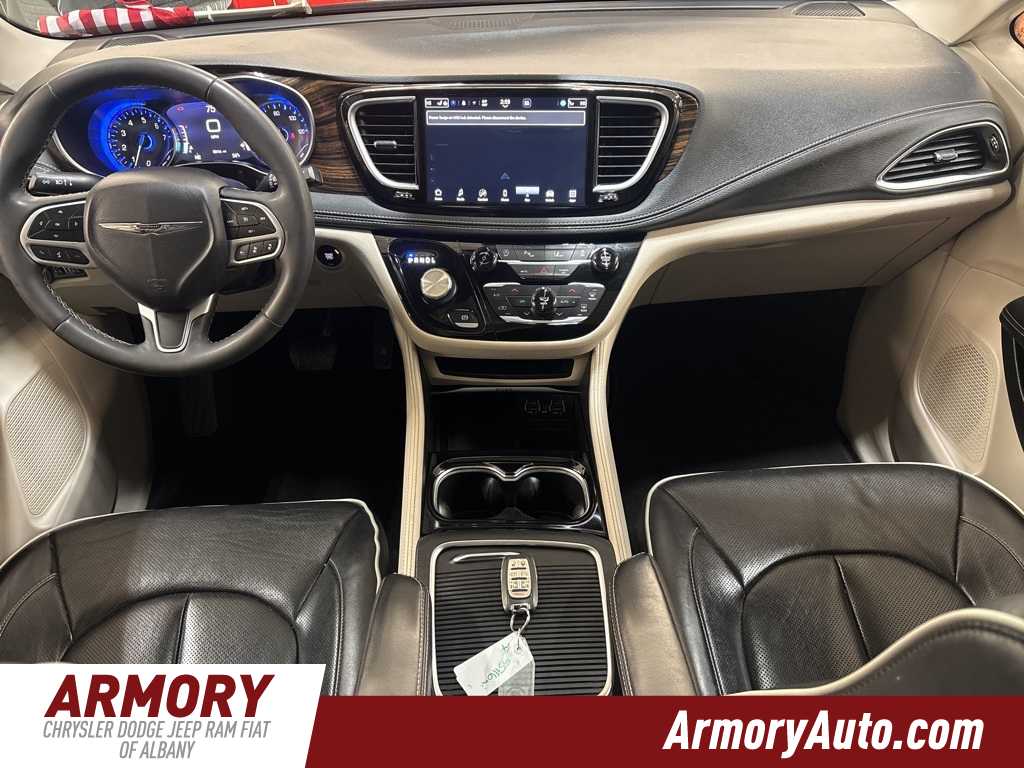 Thumbnail: 2023 Chrysler Pacifica - 32