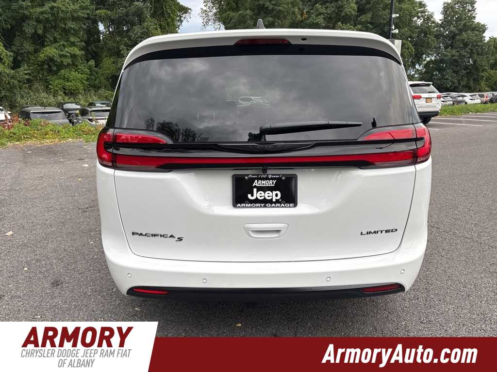 Thumbnail: 2026 Chrysler Pacifica - 5