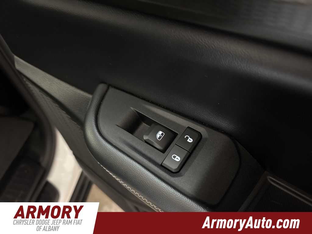 Thumbnail: 2023 Jeep Grand Cherokee L - 33