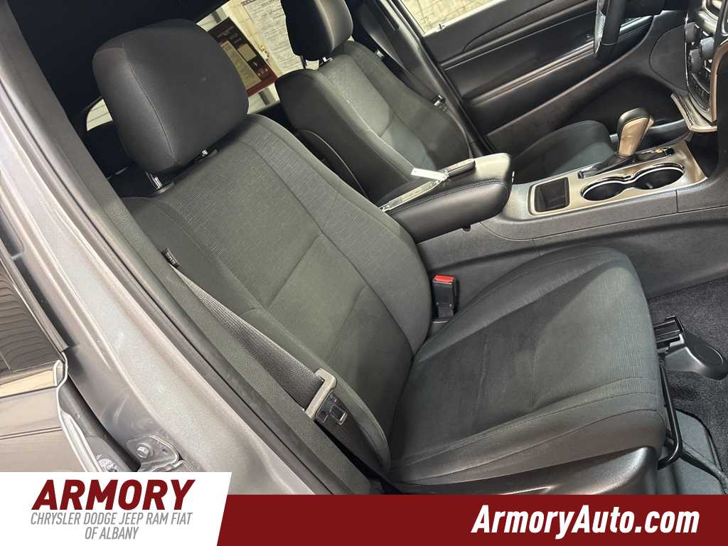 Thumbnail: 2017 Jeep Grand Cherokee - 34