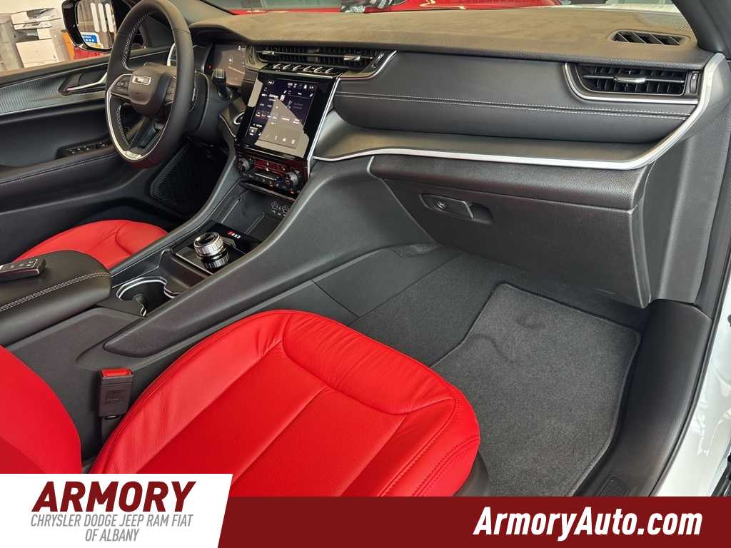 Thumbnail: 2025 Jeep Grand Cherokee - 36