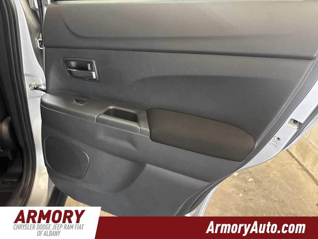 Thumbnail: 2024 Mitsubishi Outlander Sport - 28