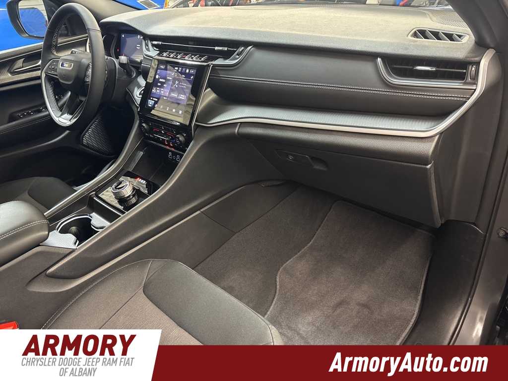 Thumbnail: 2025 Jeep Grand Cherokee - 40