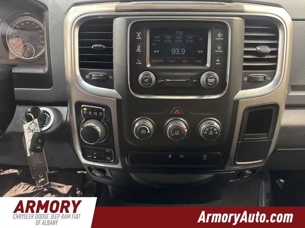 Thumbnail: 2019 RAM 1500 Classic - 16