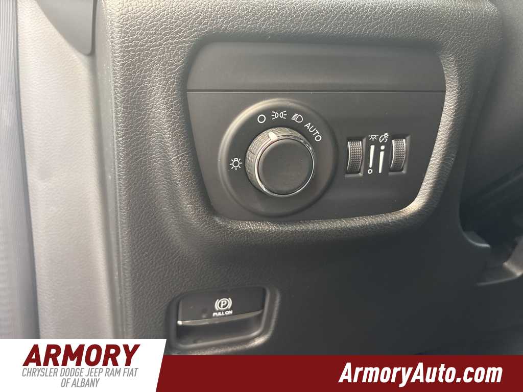 Thumbnail: 2025 Jeep Grand Cherokee - 10