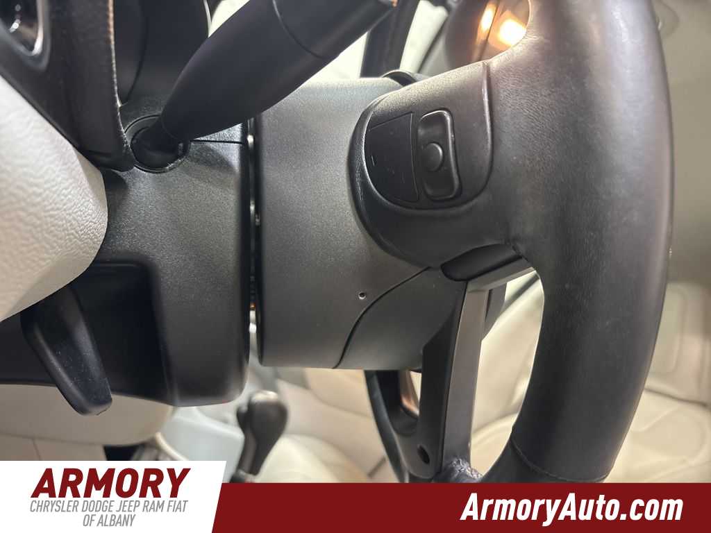 Thumbnail: 2019 Jeep Cherokee - 12