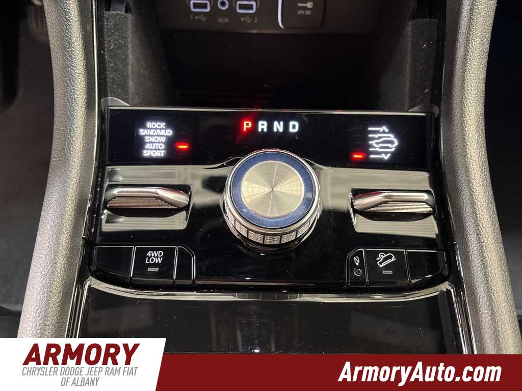 Thumbnail: 2023 Jeep Grand Cherokee - 22