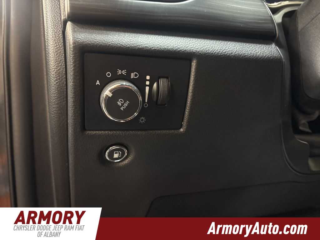 Thumbnail: 2020 Jeep Grand Cherokee - 10