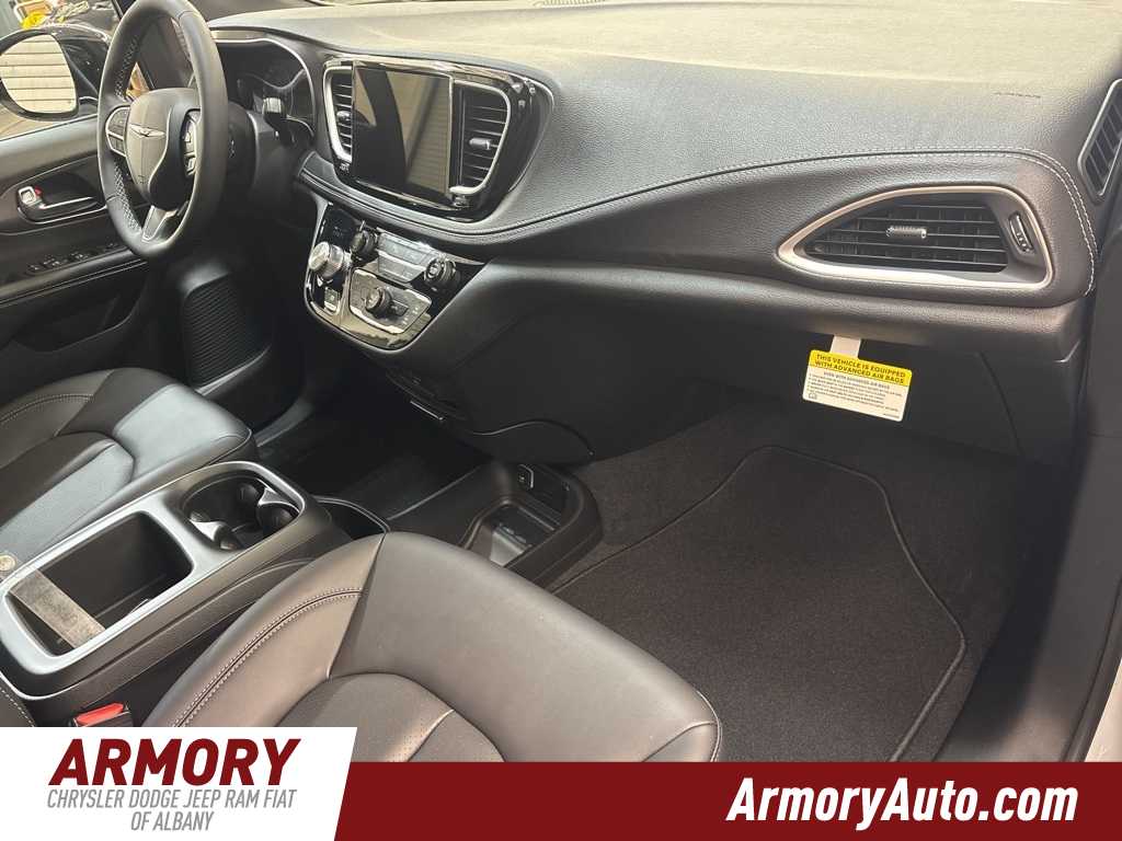 Thumbnail: 2026 Chrysler Pacifica - 34