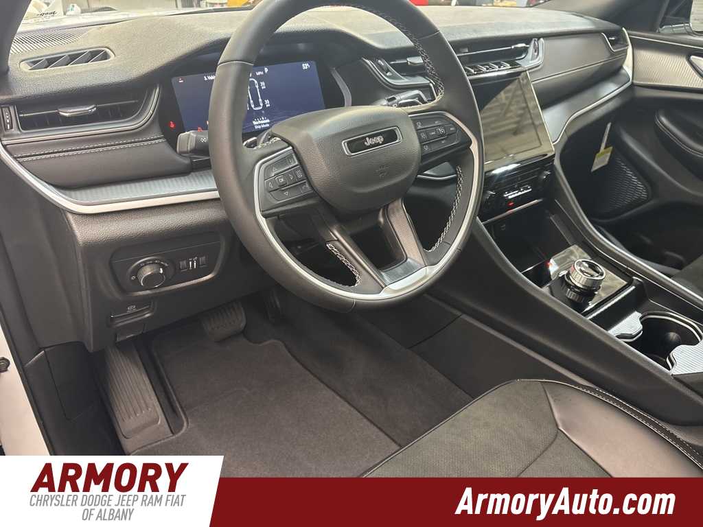 Thumbnail: 2025 Jeep Grand Cherokee L - 9