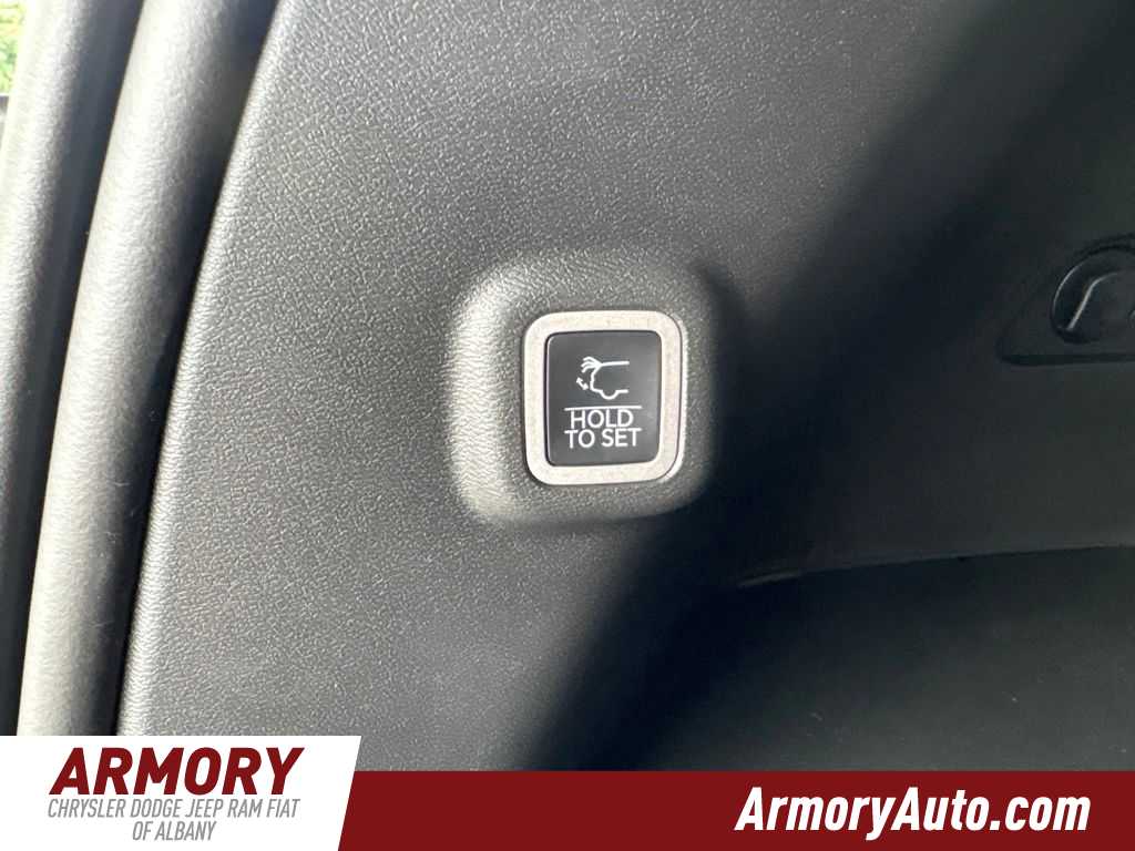 Thumbnail: 2026 Jeep Cherokee - 32