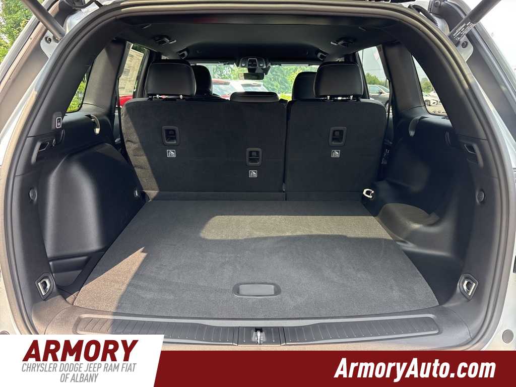 Thumbnail: 2025 Jeep Grand Cherokee - 22