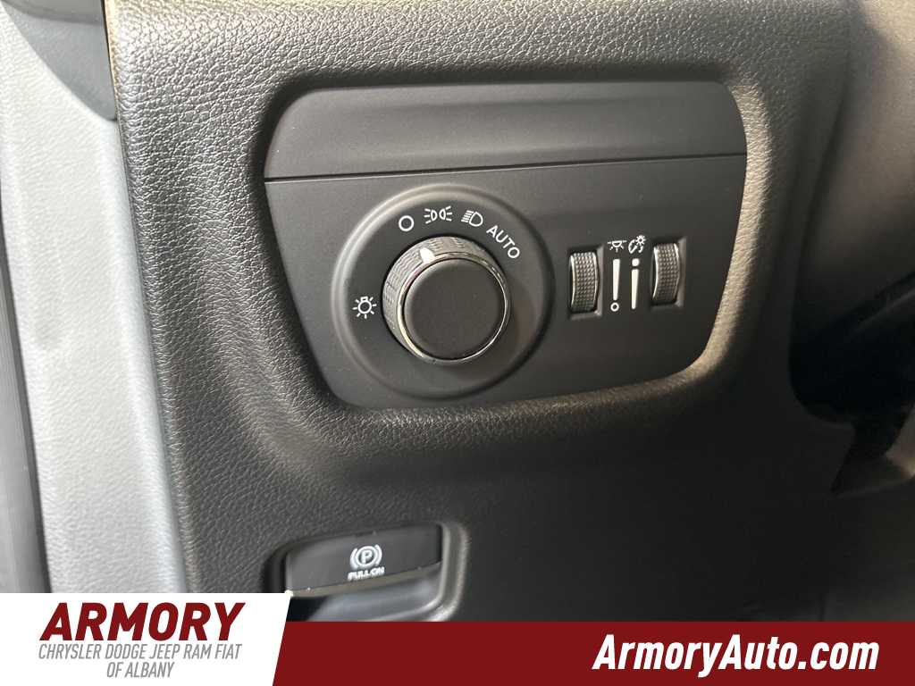 Thumbnail: 2025 Jeep Grand Cherokee - 10