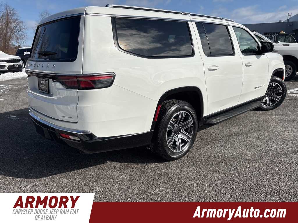 Thumbnail: 2024 Jeep Wagoneer - 4