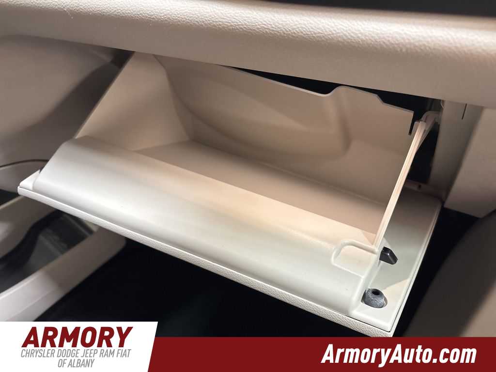 Thumbnail: 2023 Chrysler Pacifica - 42