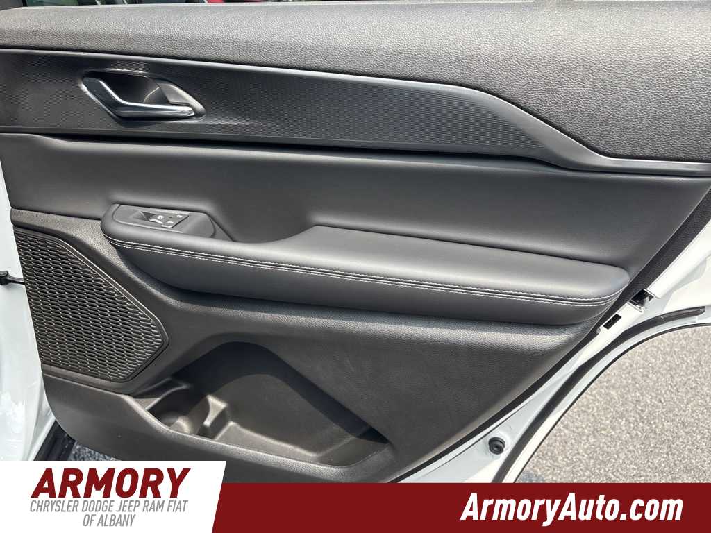 Thumbnail: 2025 Jeep Grand Cherokee L - 25