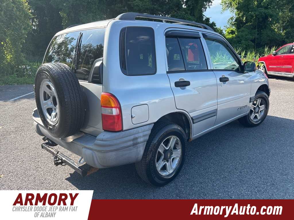 Thumbnail: 2003 Chevrolet Tracker - 4