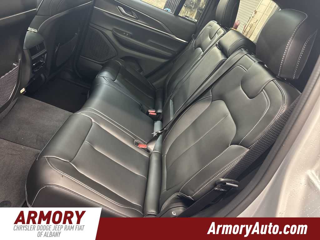 Thumbnail: 2025 Jeep Grand Cherokee - 26