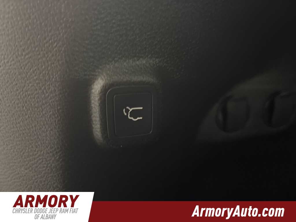 Thumbnail: 2023 Jeep Cherokee - 28