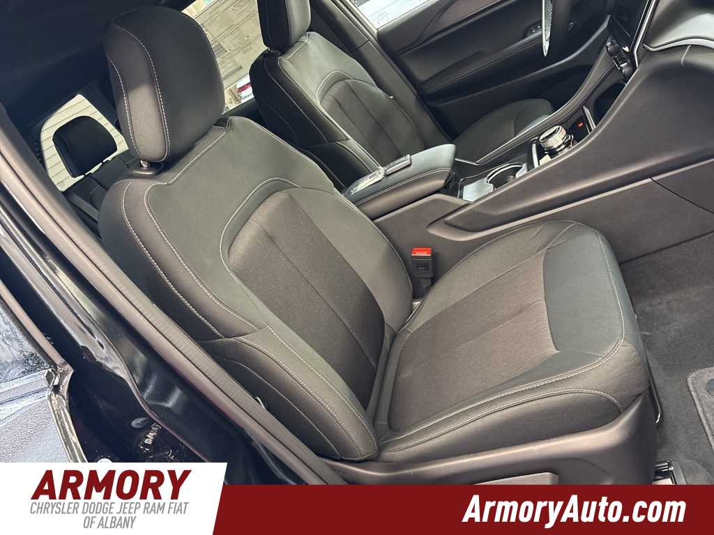 Thumbnail: 2025 Jeep Grand Cherokee - 35