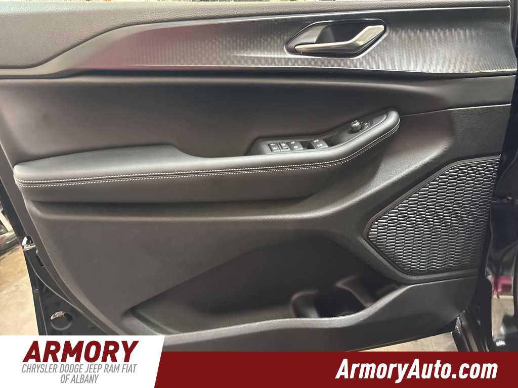 Thumbnail: 2025 Jeep Grand Cherokee - 7