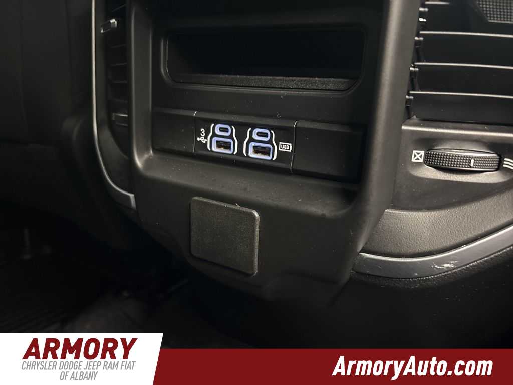 Thumbnail: 2019 RAM 1500 - 33