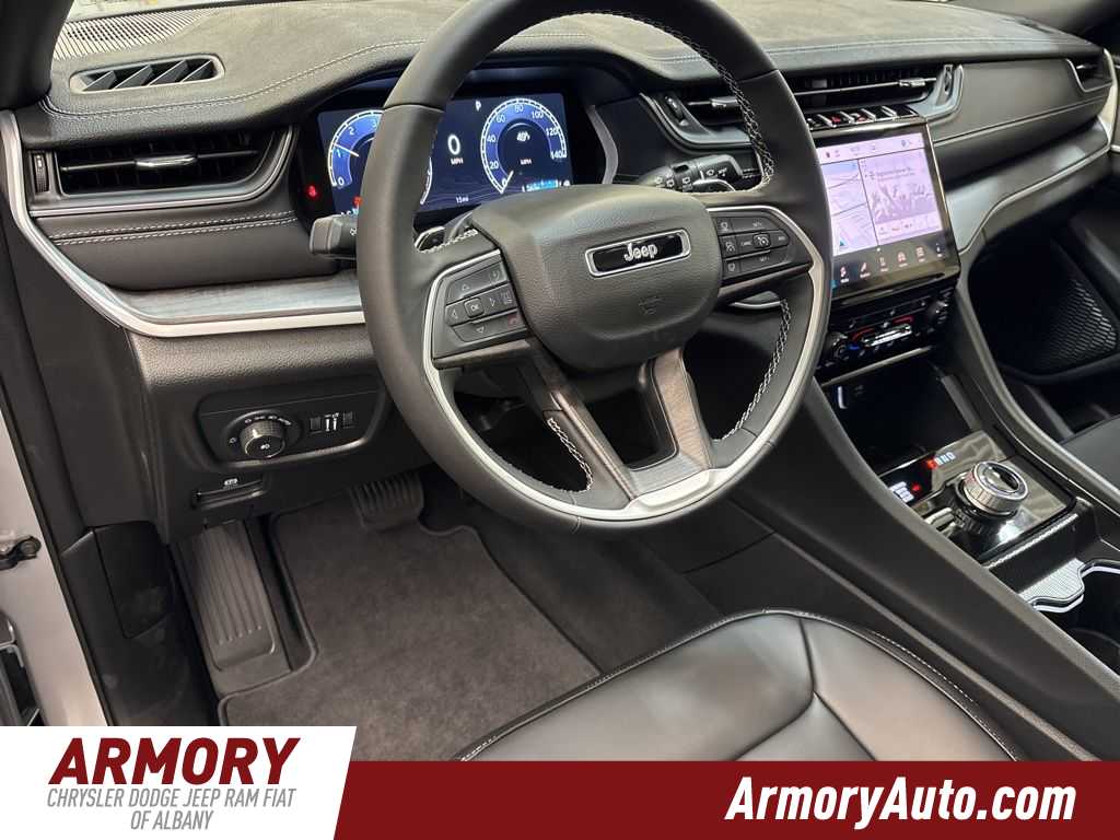 Thumbnail: 2025 Jeep Grand Cherokee - 10