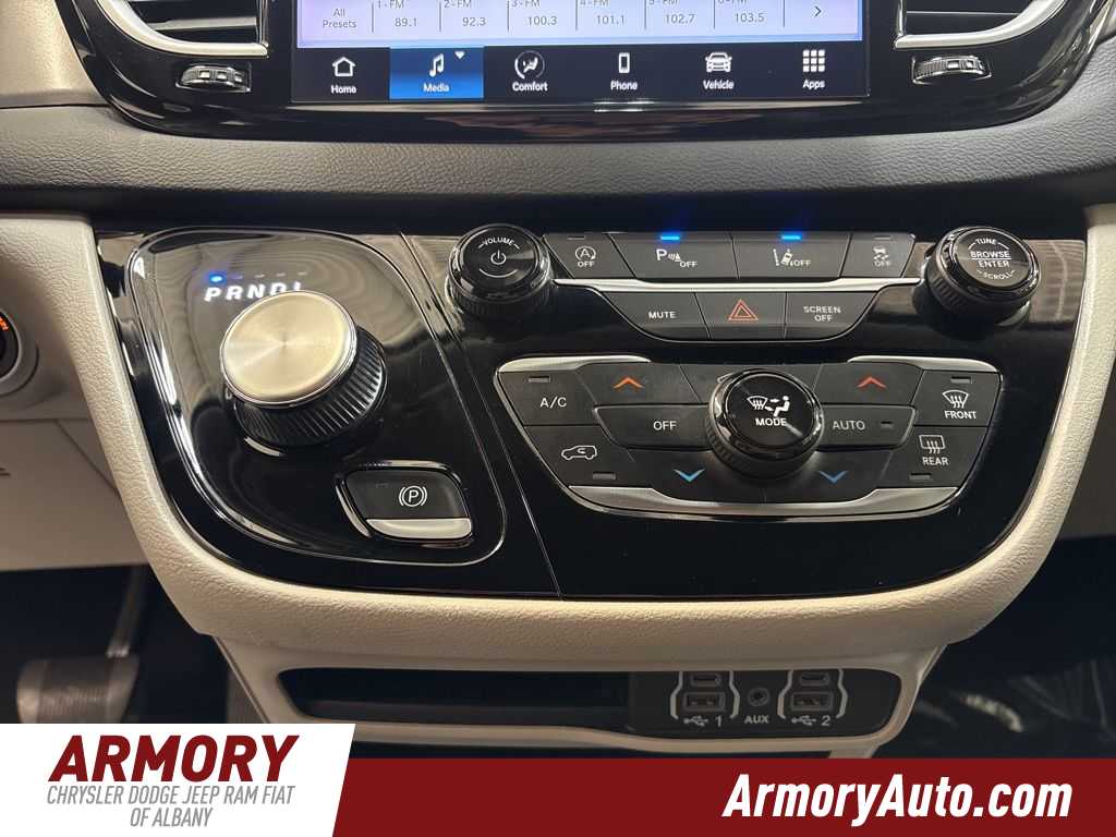 Thumbnail: 2024 Chrysler Pacifica - 20