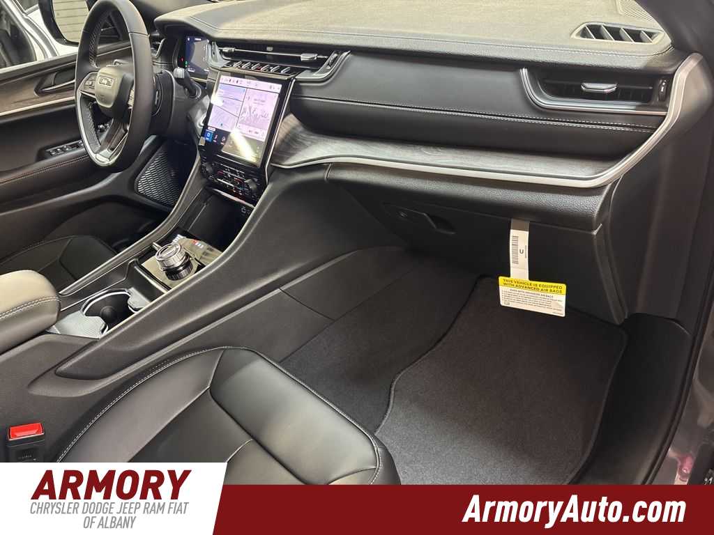 Thumbnail: 2025 Jeep Grand Cherokee - 41