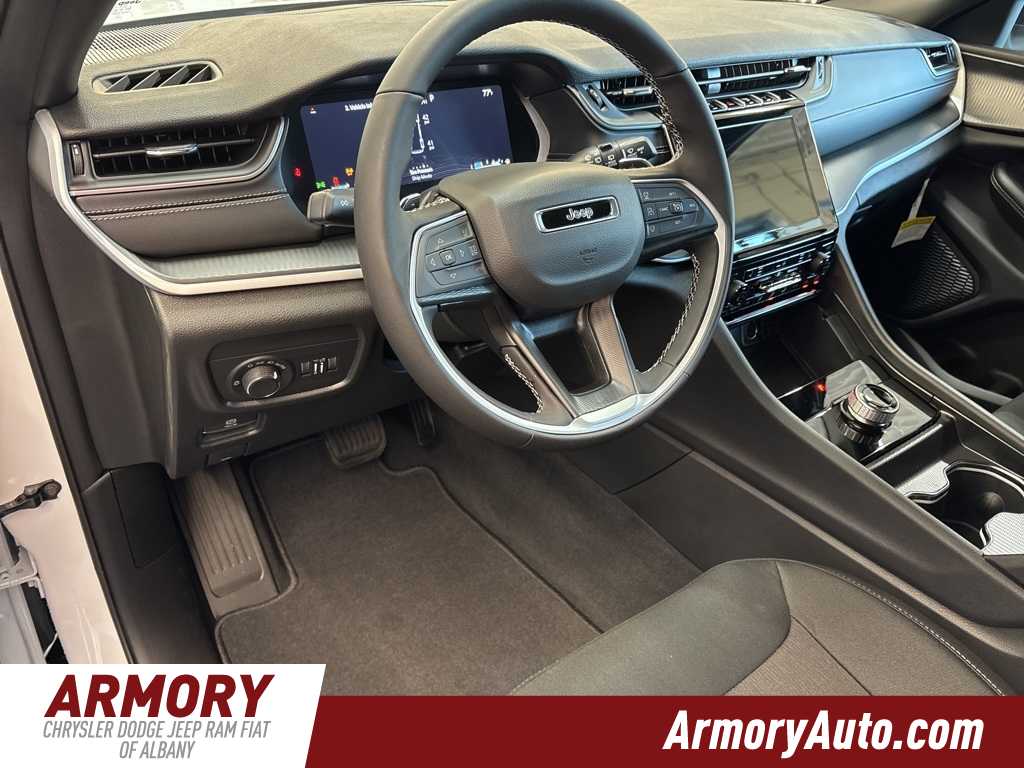 Thumbnail: 2025 Jeep Grand Cherokee L - 9