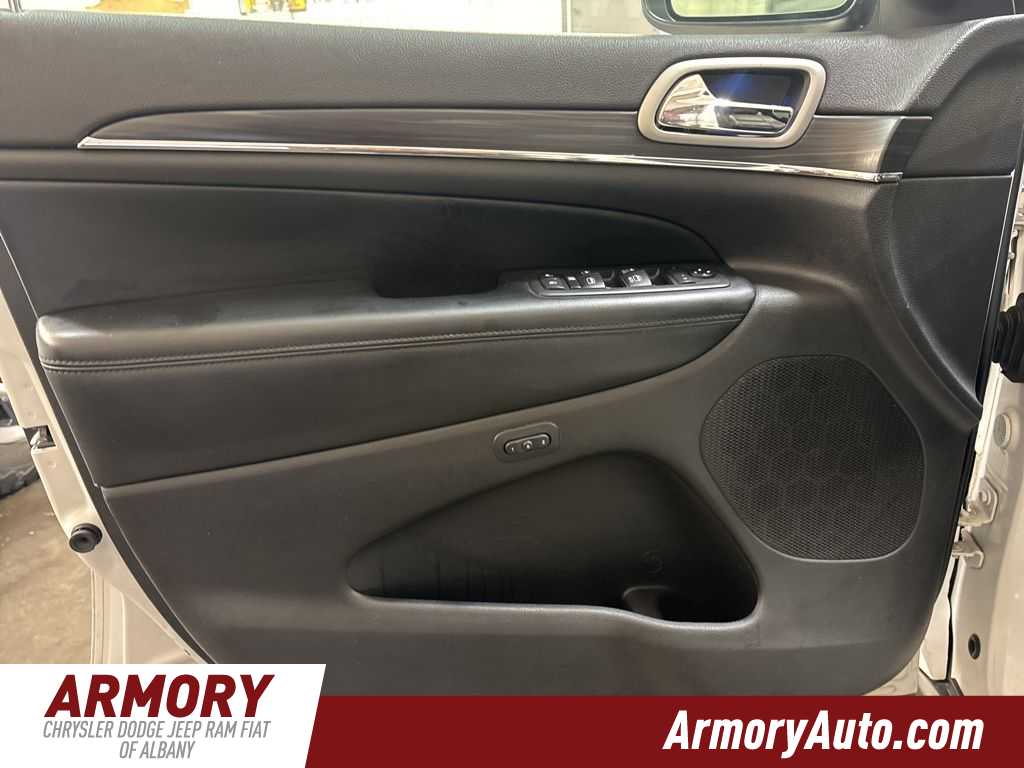 Thumbnail: 2020 Jeep Grand Cherokee - 7