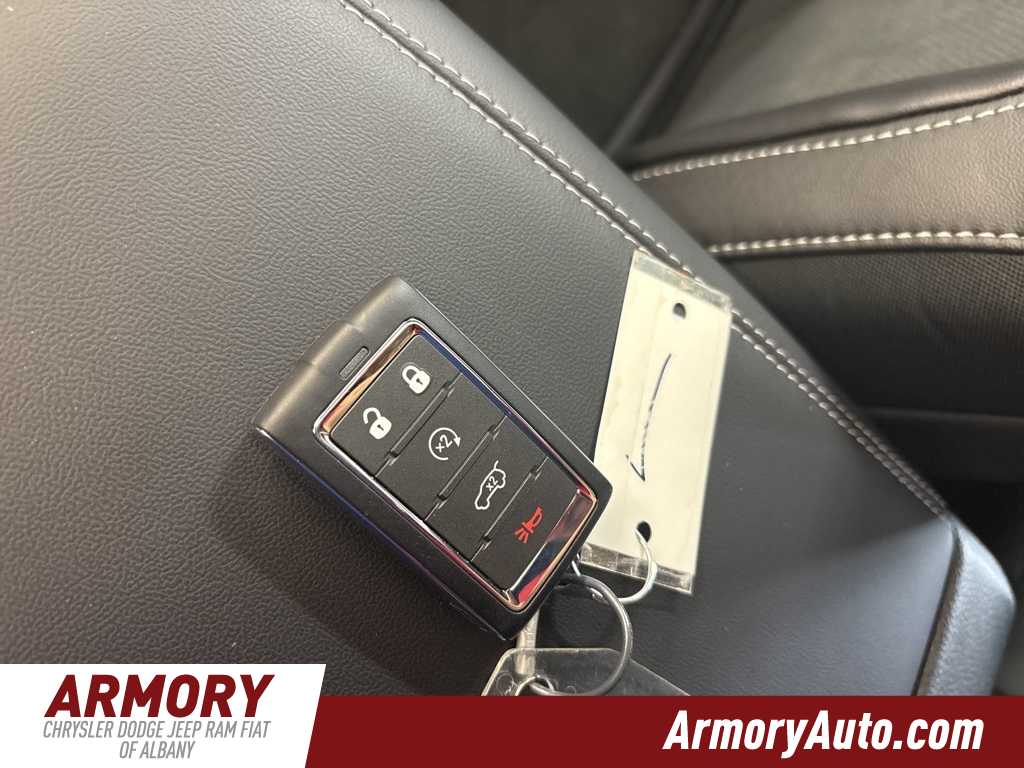 Thumbnail: 2025 Jeep Grand Cherokee - 18