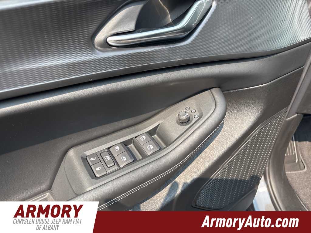 Thumbnail: 2025 Jeep Grand Cherokee - 8