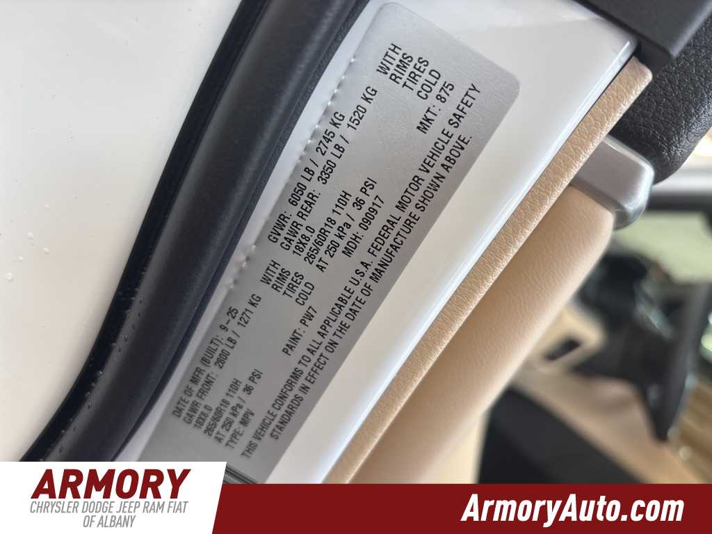 Thumbnail: 2025 Jeep Grand Cherokee - 36