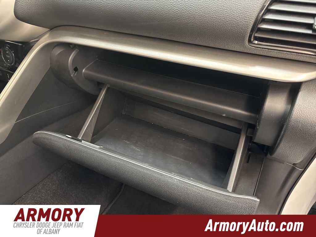 Thumbnail: 2024 Mitsubishi Eclipse Cross - 39