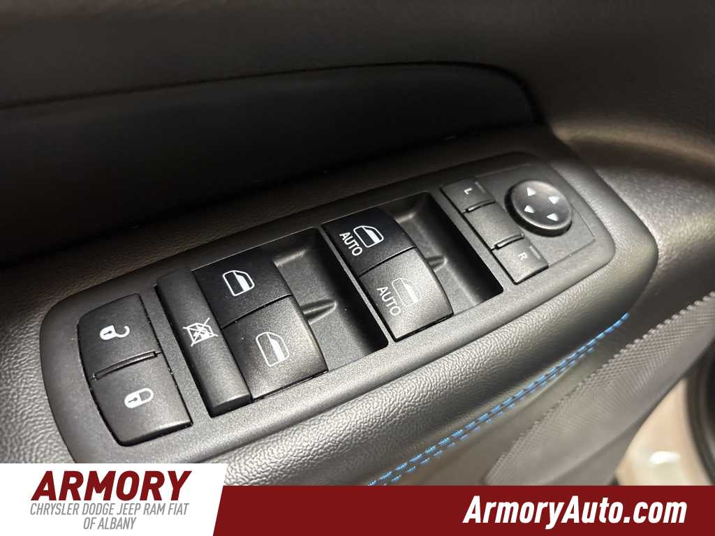 Thumbnail: 2018 Jeep Grand Cherokee - 8