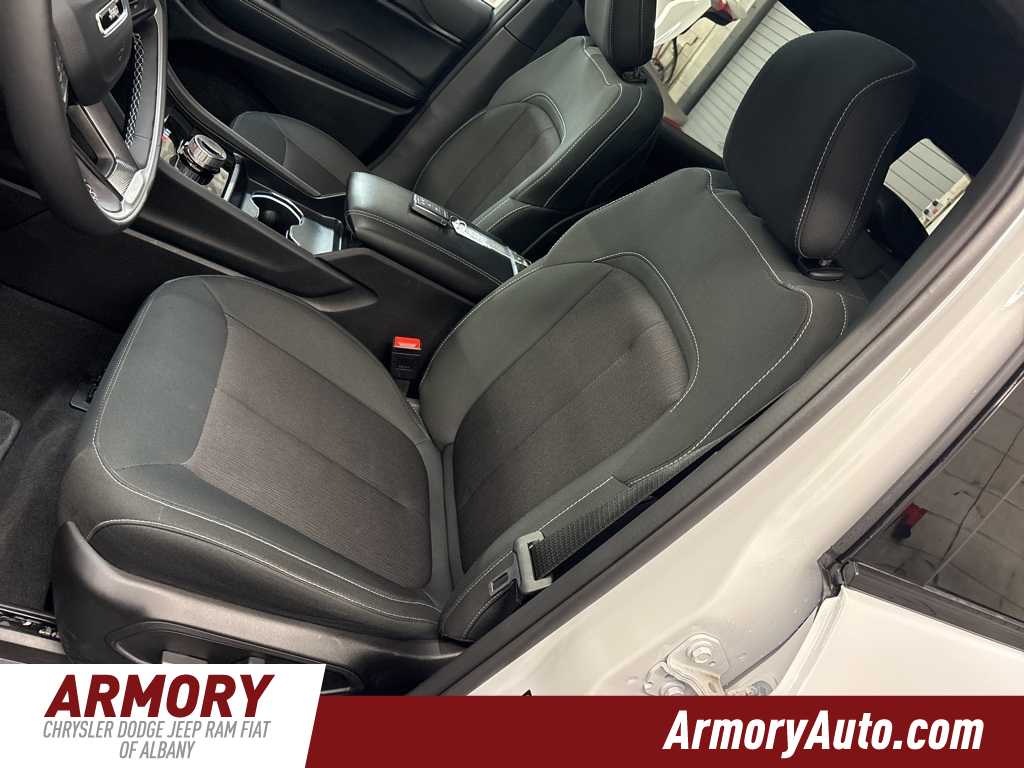 Thumbnail: 2025 Jeep Grand Cherokee - 12