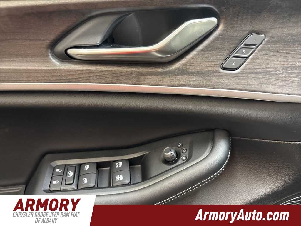 Thumbnail: 2025 Jeep Grand Cherokee - 8