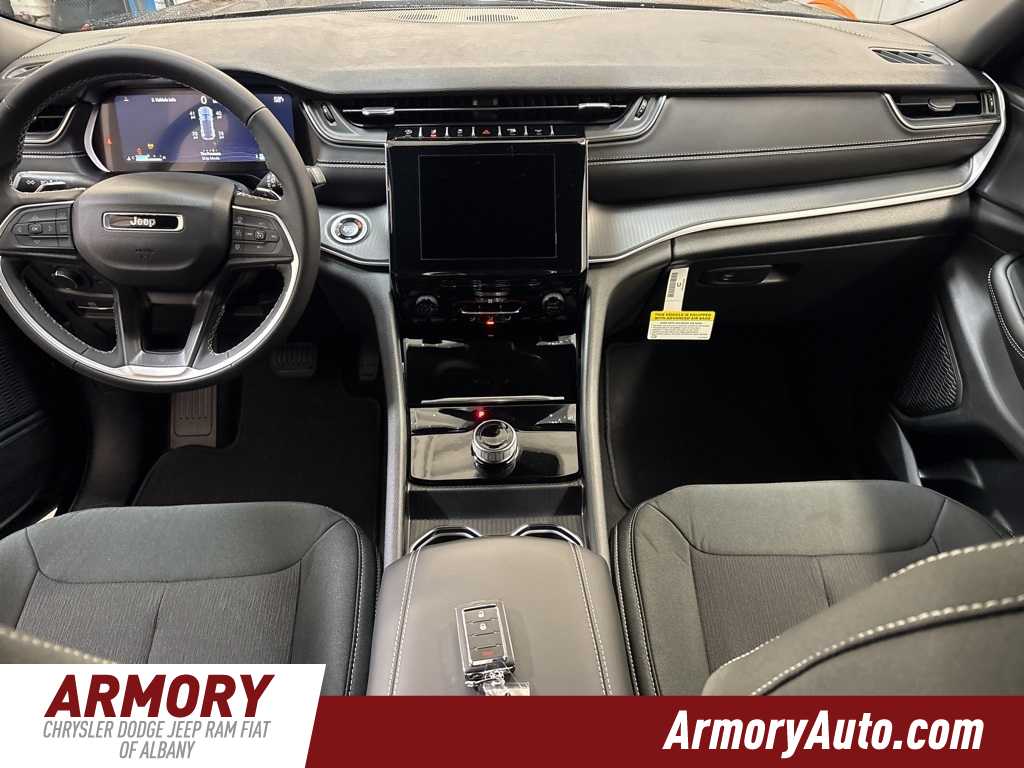 Thumbnail: 2025 Jeep Grand Cherokee - 31