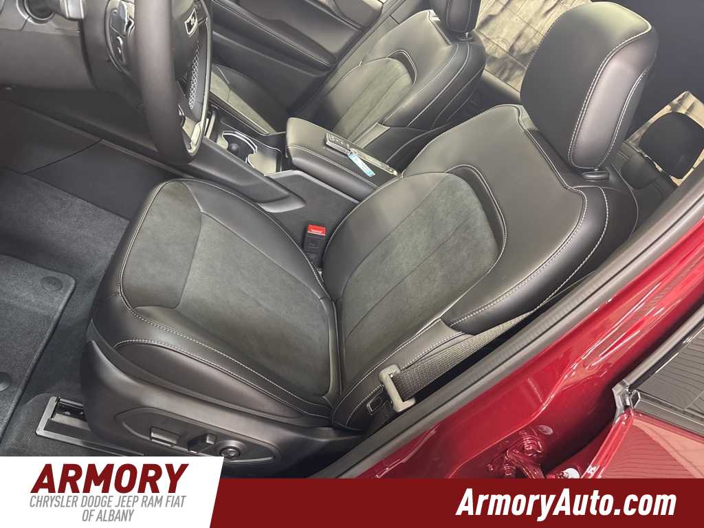 Thumbnail: 2025 Jeep Grand Cherokee - 10